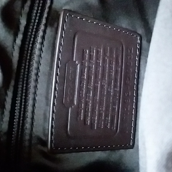 🎁 New Coach Limited Edition Signature Shoulder Bag NewExcellent Condition - Picture 11 of 12